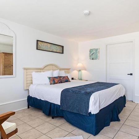 Lowes Wharf Marina Inn Шервуд Экстерьер фото