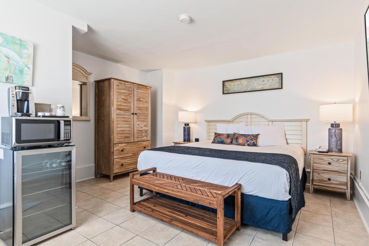 Lowes Wharf Marina Inn Шервуд Экстерьер фото